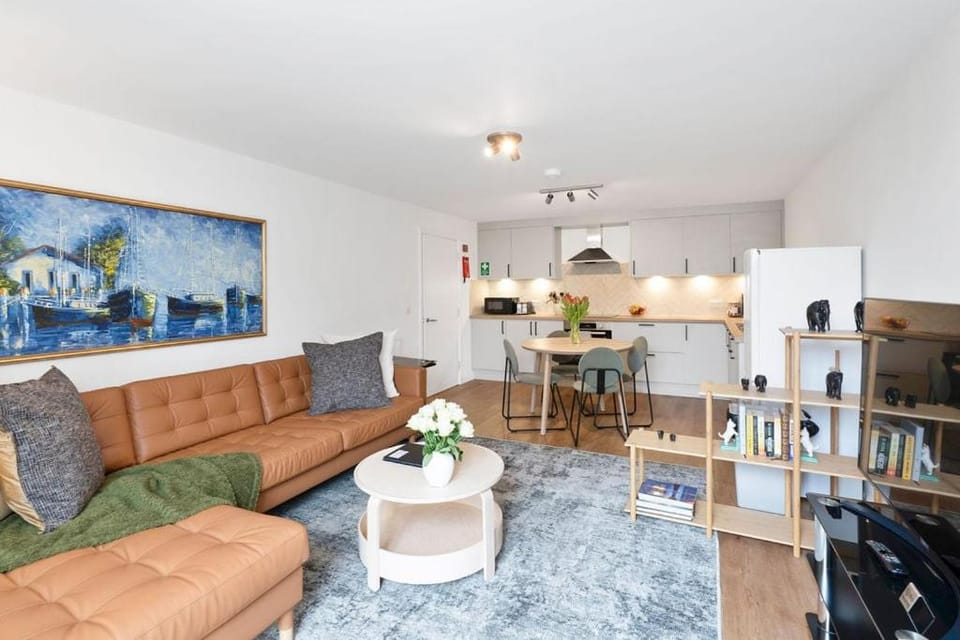 GuestReady - Elegant 2bed Haven with Private Patio Bed and Breakfast in Edinburgh