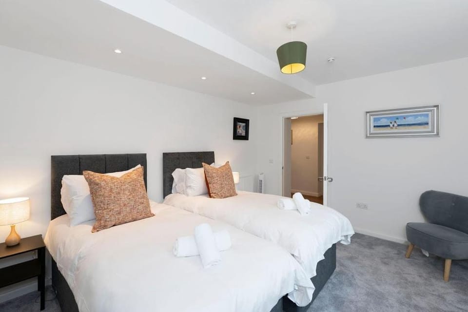 GuestReady - Elegant 2bed Haven with Private Patio Bed and Breakfast in Edinburgh
