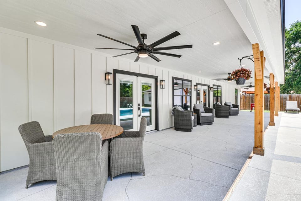 Patio Oasis | Beautiful Swimming Pool | Cabana! House in Sunset Valley