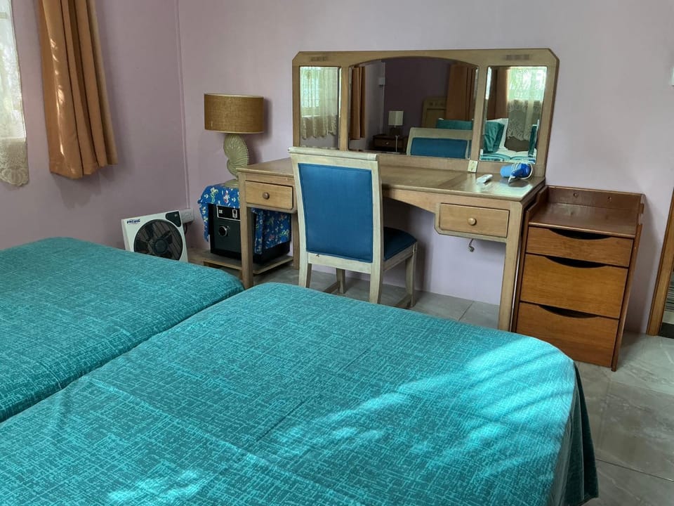 Cinnamon Villa is a 2 bedroom villa 5 minutes walk from Flic en Flac public beach Villa in Flic en Flac