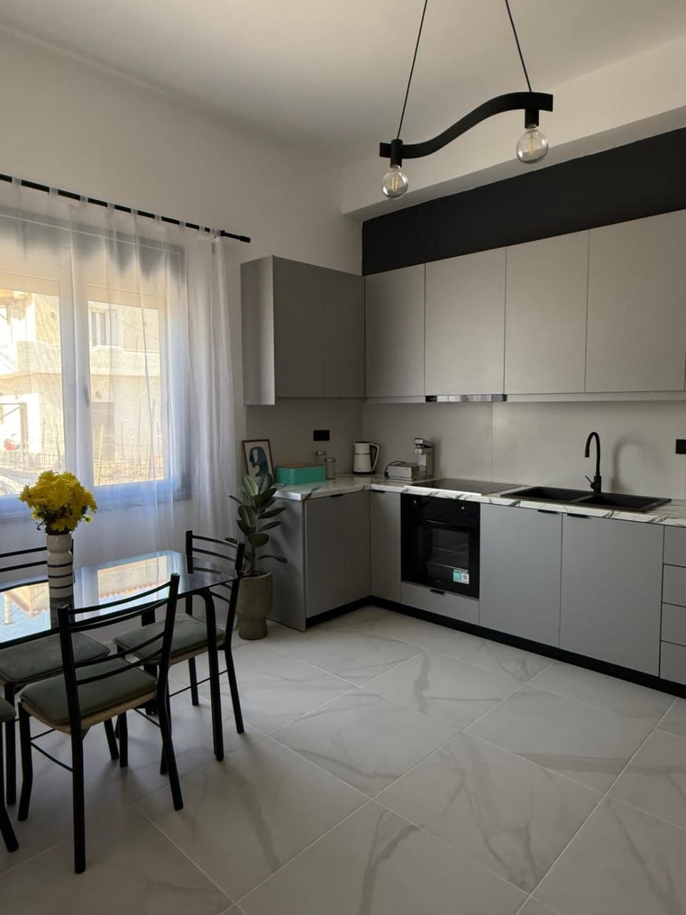 Kitchen or kitchenette, Dining area, oven, stove