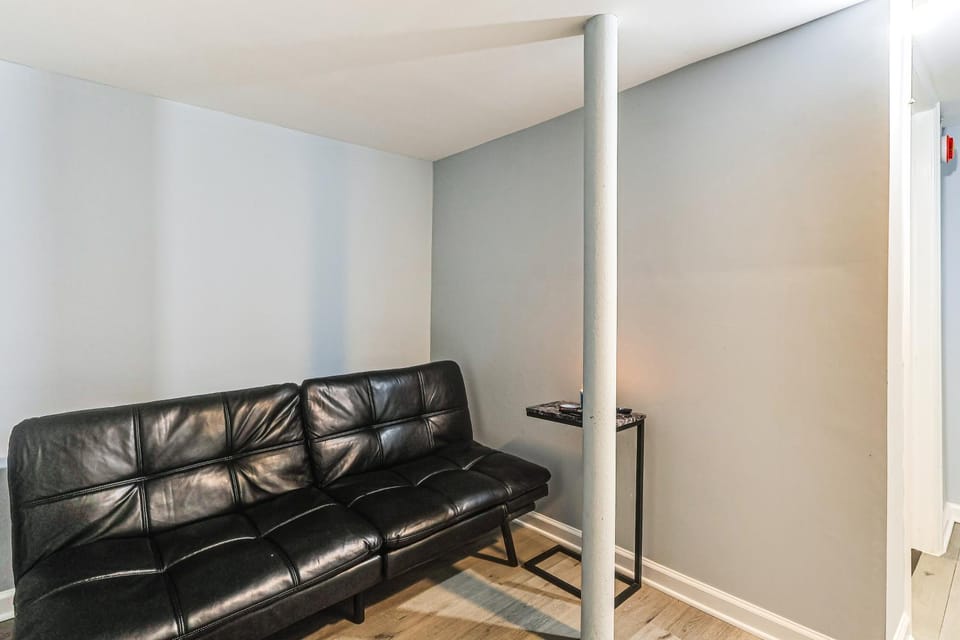 Apt w/ Pool & Hot Tub - Near NYC & Airport! Apartment in Elizabeth