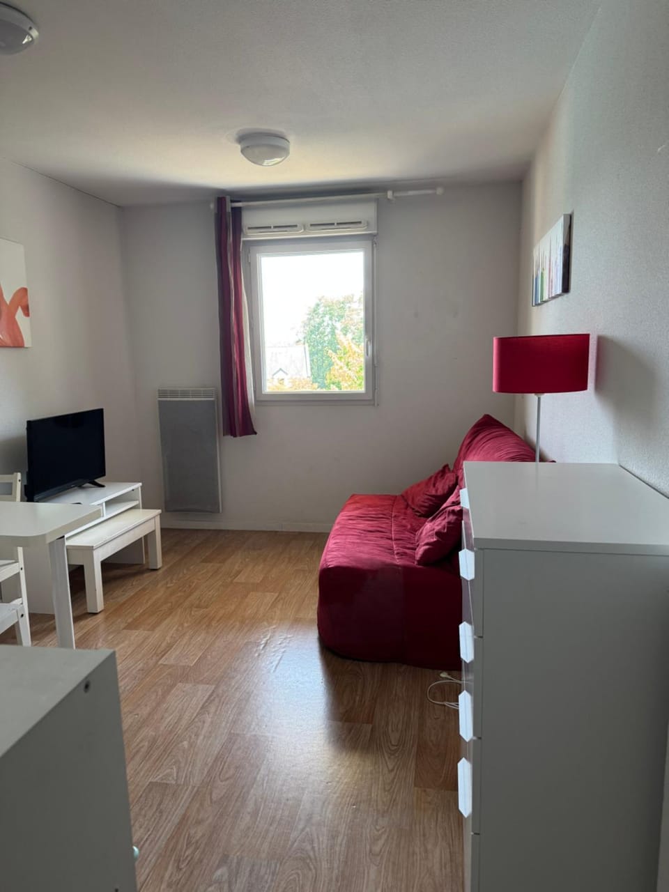 Photo of the whole room