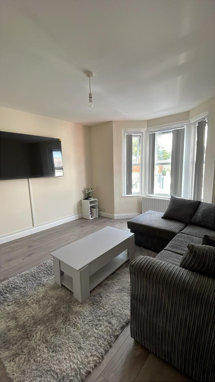 TV and multimedia, Seating area