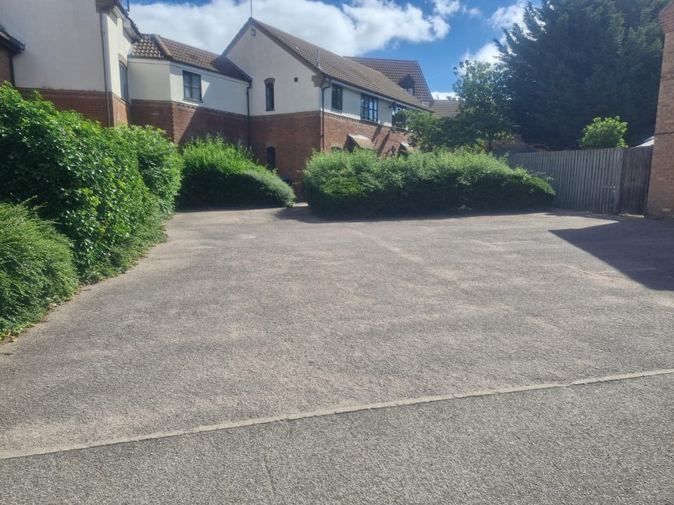 1Bed ground floor maisonette in CMK Free parking perfect for BUSINESS SOLO TRAVELLER Relocation guests welcome Managed by Chique Properties Ltd Apartment in Milton Keynes