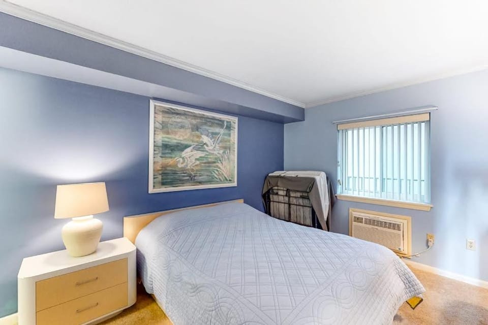 One Block to the Beach Perfectly Located Condo with AC Balcony Shared Pool House in Ocean City