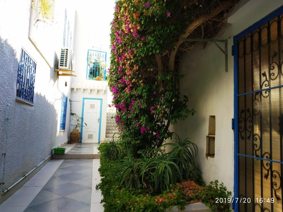 Property building, Facade/entrance