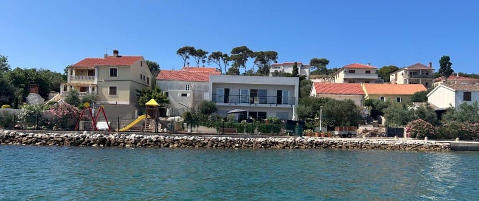 Villa FoSa - SeaFloor and PoolFloor Villa in Zadar County
