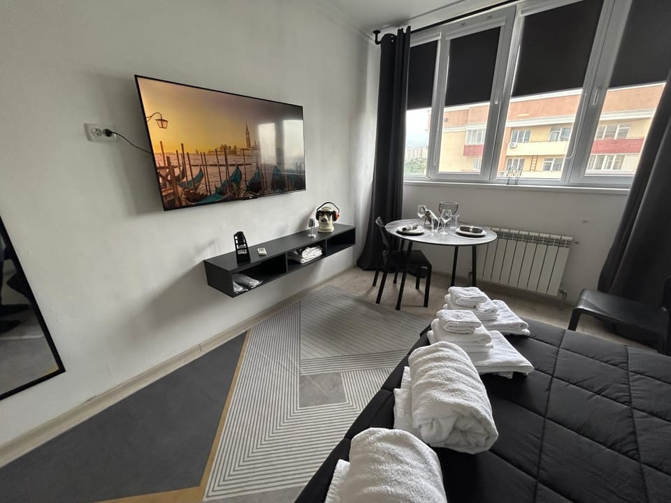 Admiral Lounge Club Apartment in Almaty