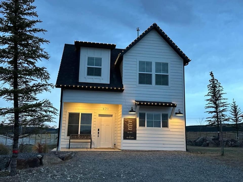 Grandma's Farmhouse Stoney Farms *NO CHORE(s) House in Panguitch