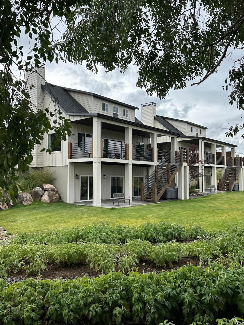 Luxury Farm Home @ Stoney Farms w/ Private Hot Tub Farm Stay in Panguitch