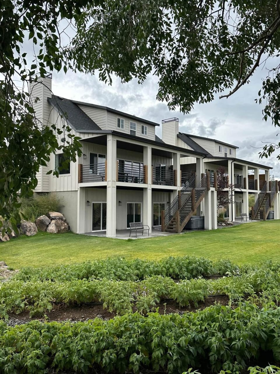 Luxury Large Farm Home @ Stoney Farms *NO CHORE(s) Farm Stay in Panguitch