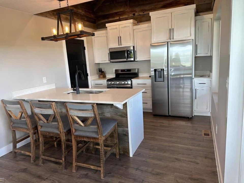 Luxury Large Farm Home @ Stoney Farms *NO CHORE(s) Farm Stay in Panguitch