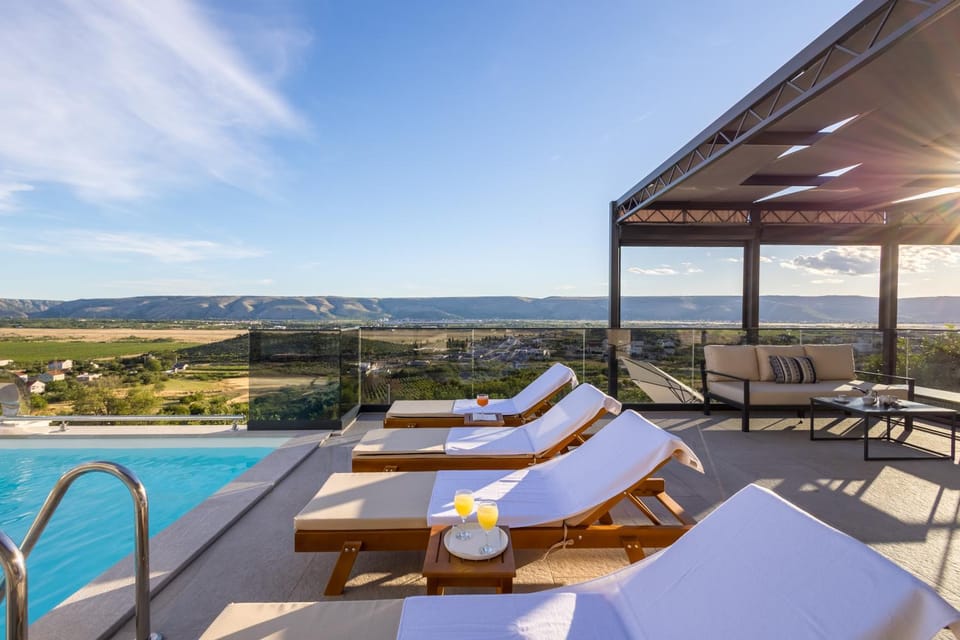 Balcony/Terrace, Swimming pool