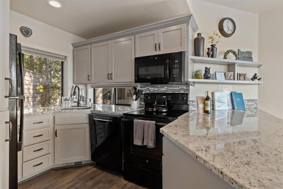 Mt. Bachelor Village Resort Condo 511 in Bend OR House in Bend