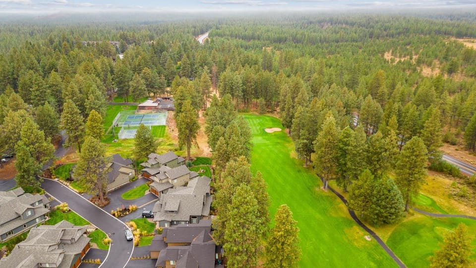 Ponderosa Lodge in Bend OR House in Deschutes River Woods