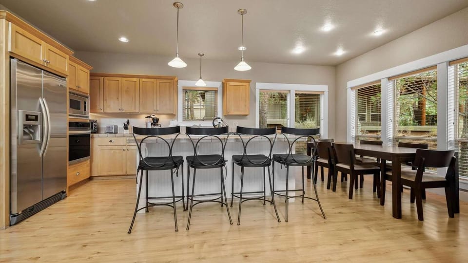 Rafters Court Retreat in Bend OR House in Bend