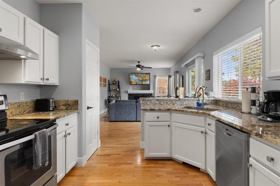 Rock Bluff Hideaway in Bend OR House in Bend