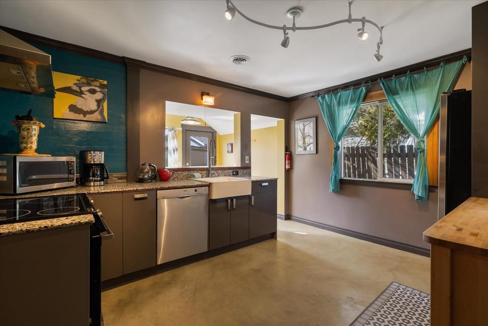 Hartford Basecamp in Bend OR House in Bend