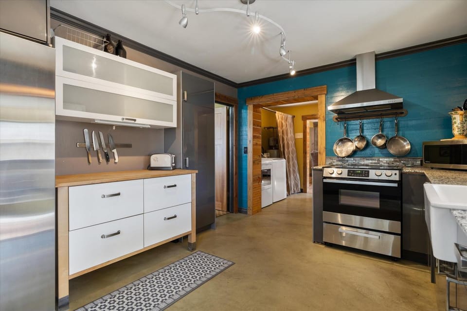 Hartford Basecamp in Bend OR House in Bend