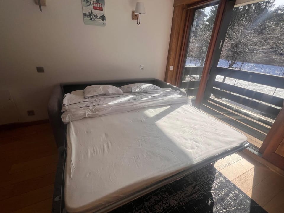 Cozy apartment minutes to telepherique Apartment in Megève