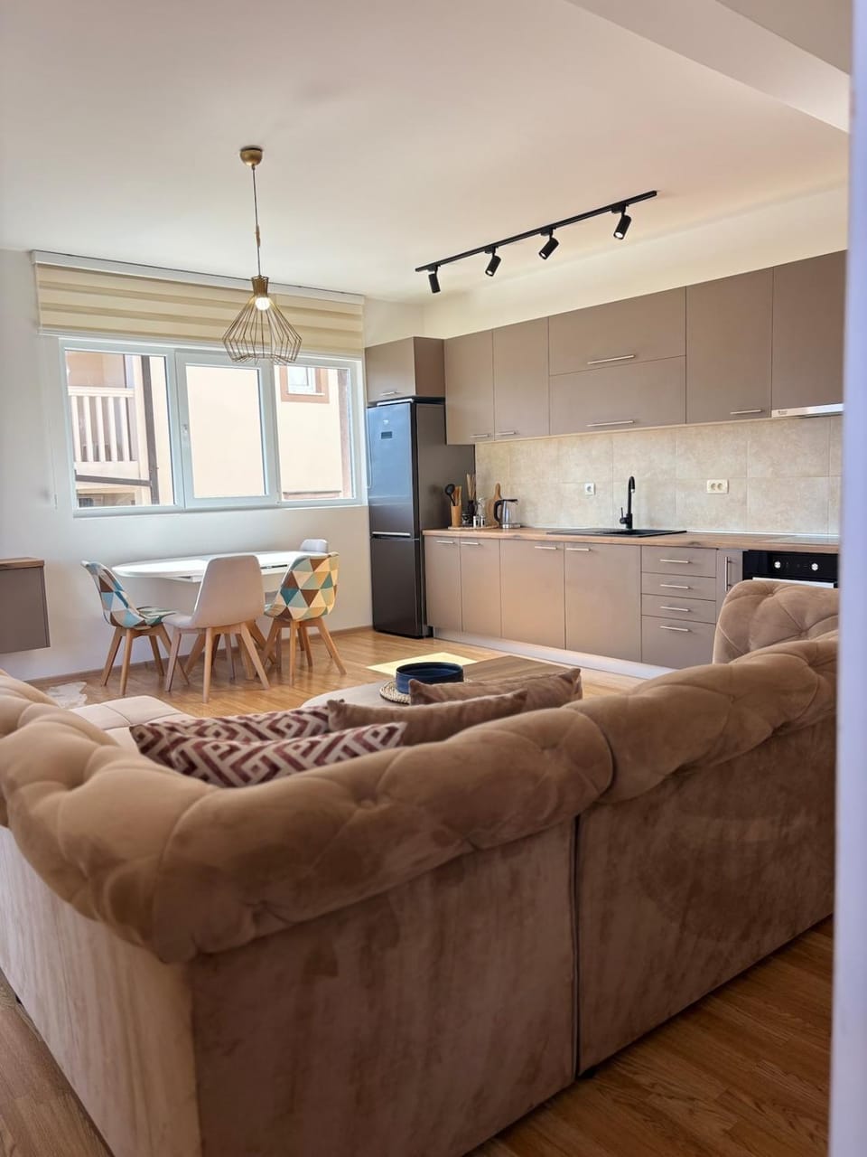 Kitchen or kitchenette, Living room, Seating area, Dining area, minibar, stove