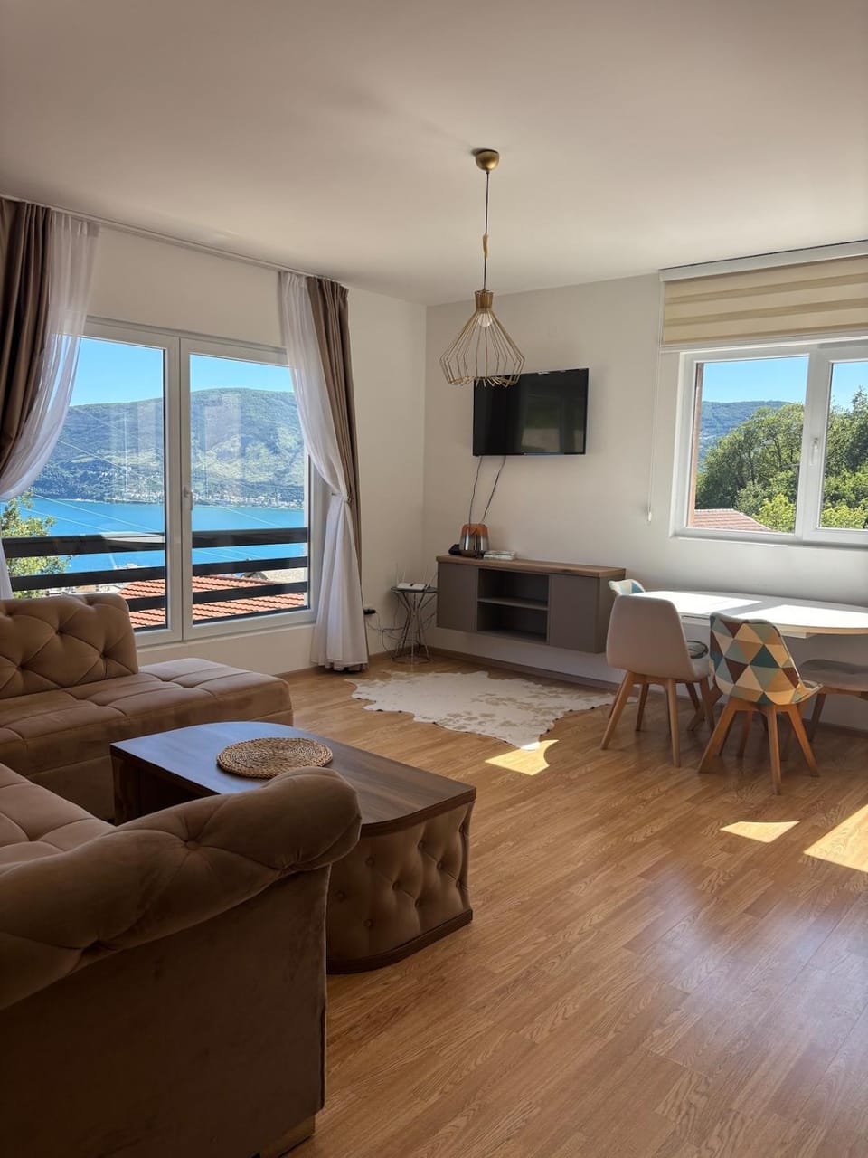 Living room, Diving