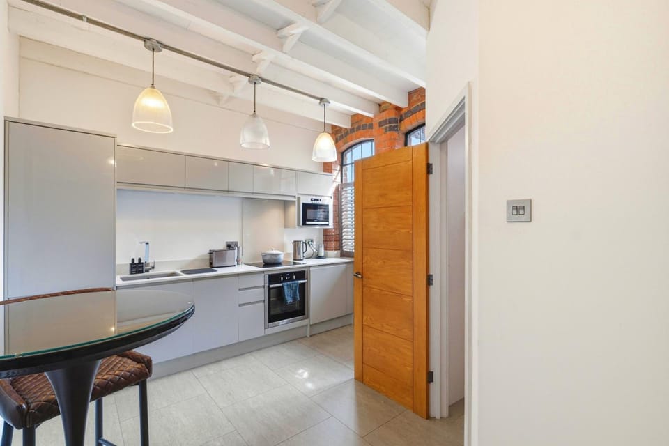 Kitchen or kitchenette, Dining area, dishwasher, oven, stove