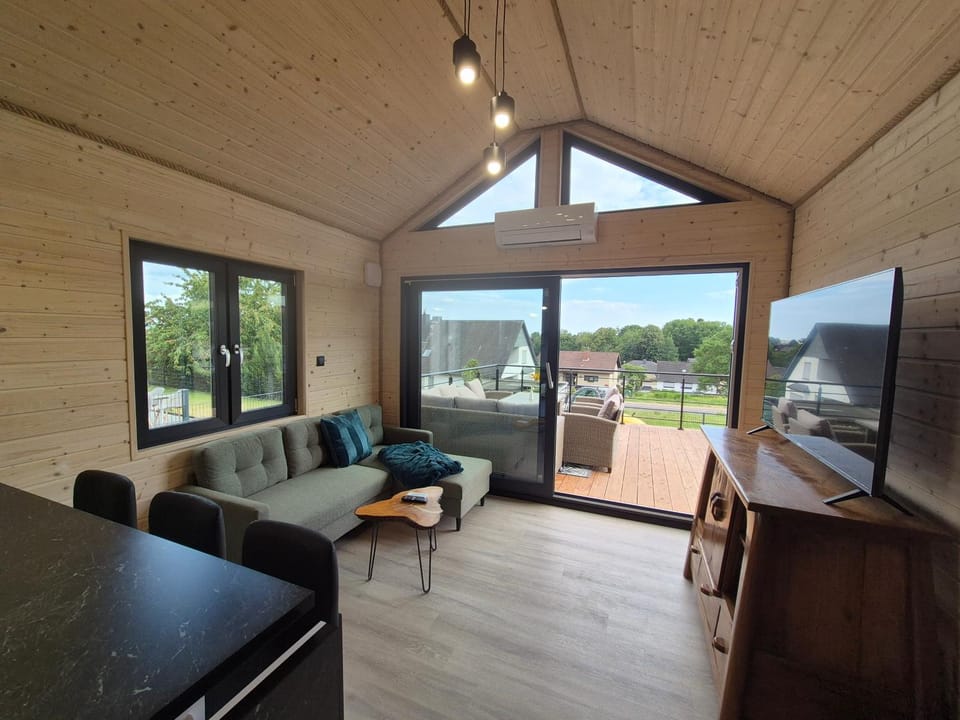 TV and multimedia, Balcony/Terrace, Living room, Seating area, Dining area