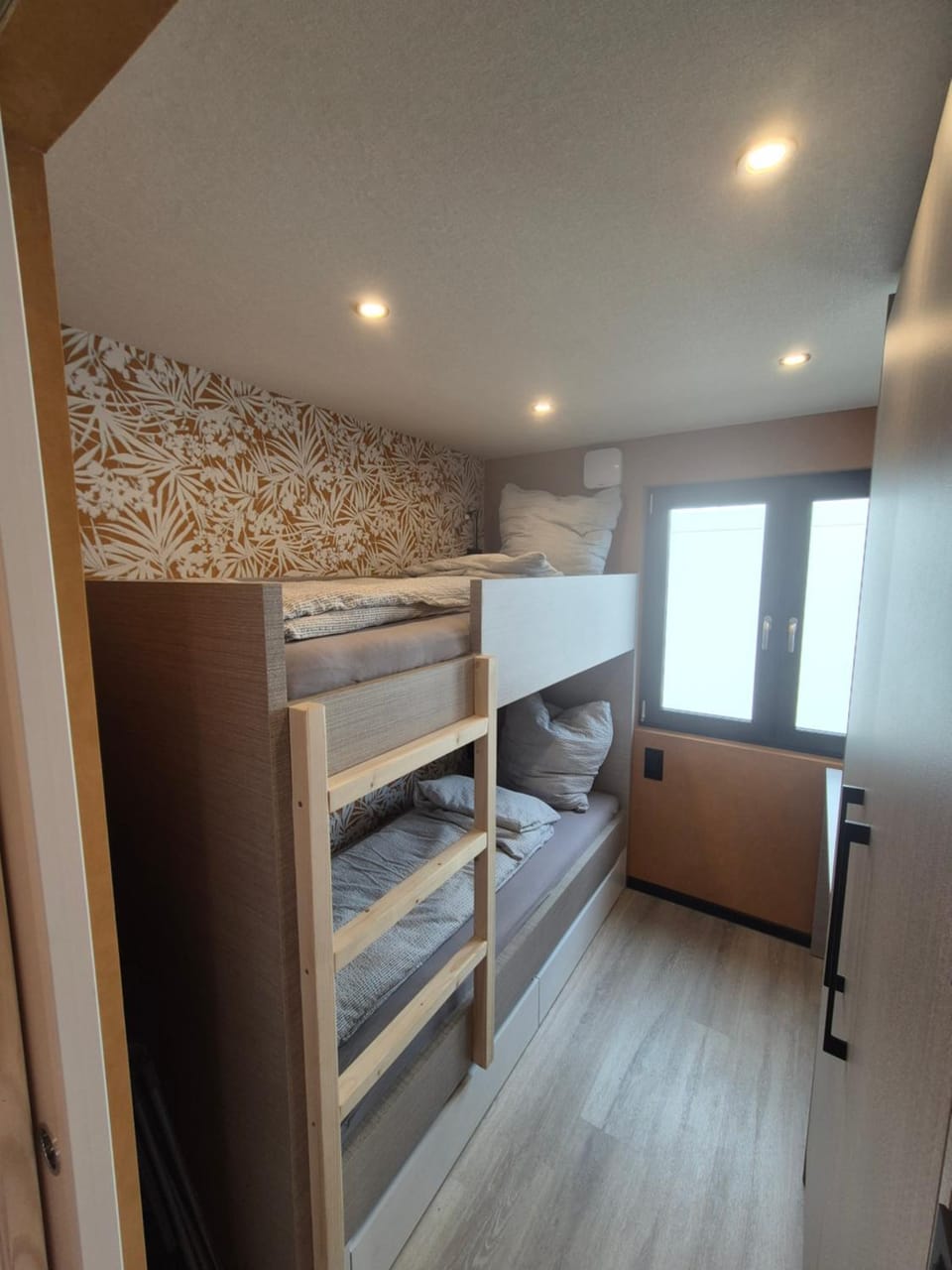 Photo of the whole room, Bedroom, bunk bed