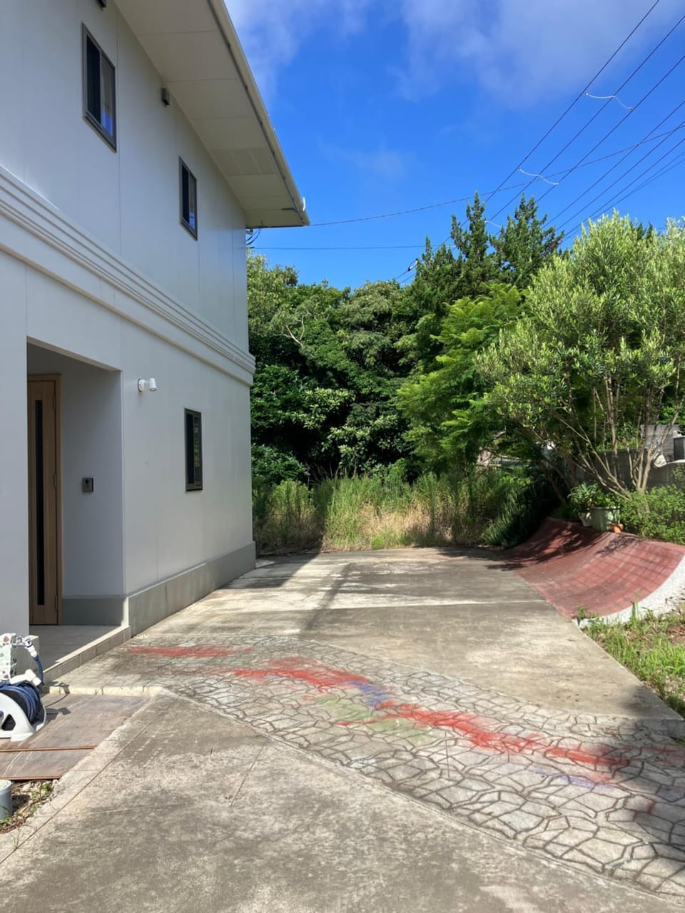 Shower, Property building, Patio, Day
