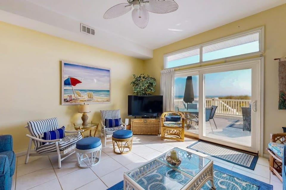 Lovely Oceanfront Home with Free WiFi Balcony Ocean Views Central AC & Deck House in Ocean City