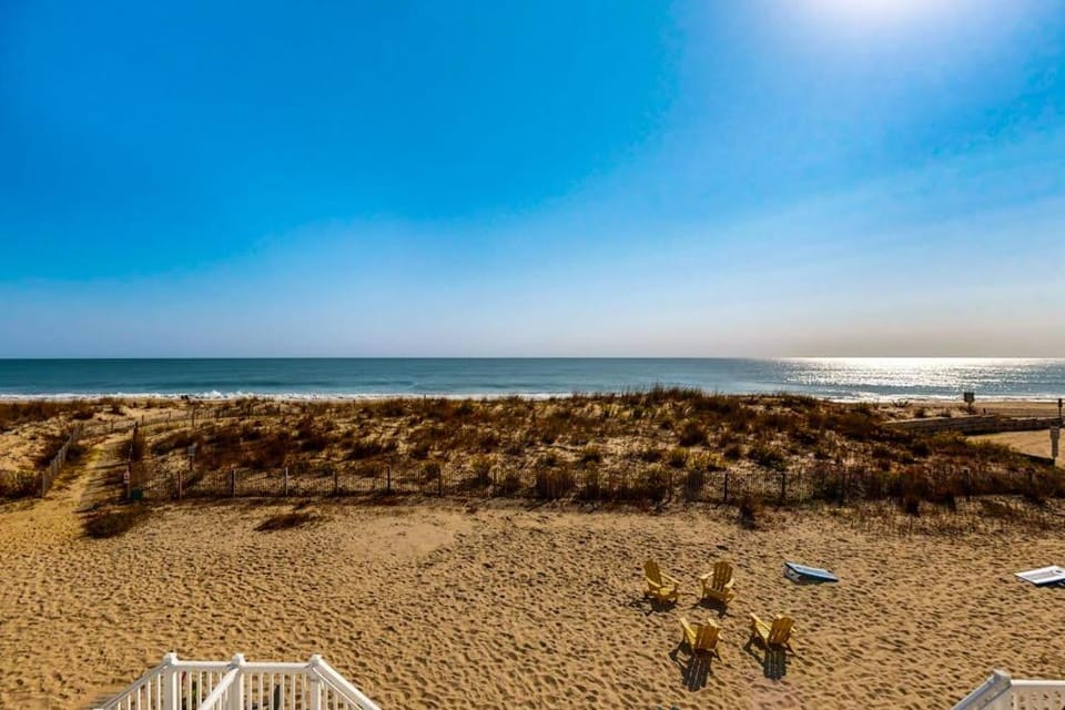 Lovely Oceanfront Home with Free WiFi Balcony Ocean Views Central AC & Deck House in Ocean City