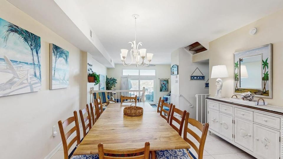 Lovely Oceanfront Home with Free WiFi Balcony Ocean Views Central AC & Deck House in Ocean City
