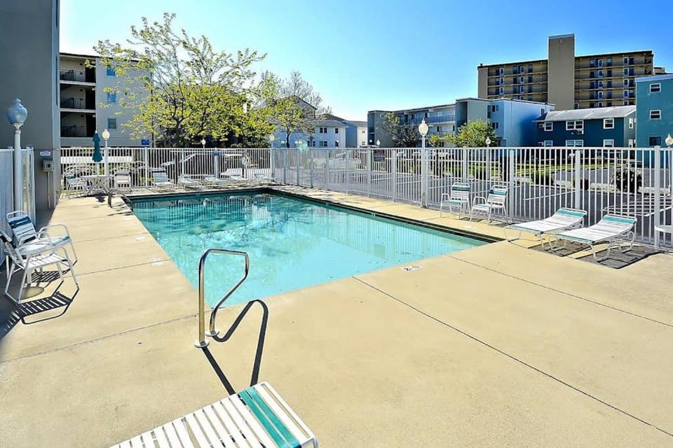 Ocean Block Condo with 2 Balconies AC Fireplace Laundry & Shared Pool House in Ocean City