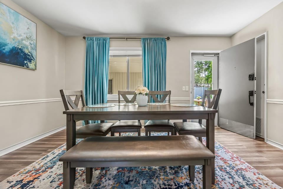7 Mi to St Simons Island! Modern Group Getaway House in Brunswick