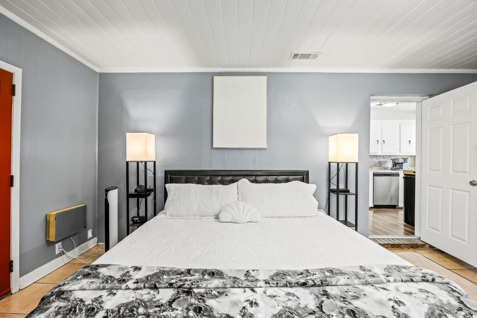 7 Mi to St Simons Island! Modern Group Getaway House in Brunswick