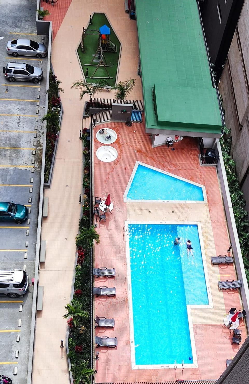Apartment with pool, in front of CC Mayorca Apartment in Sabaneta