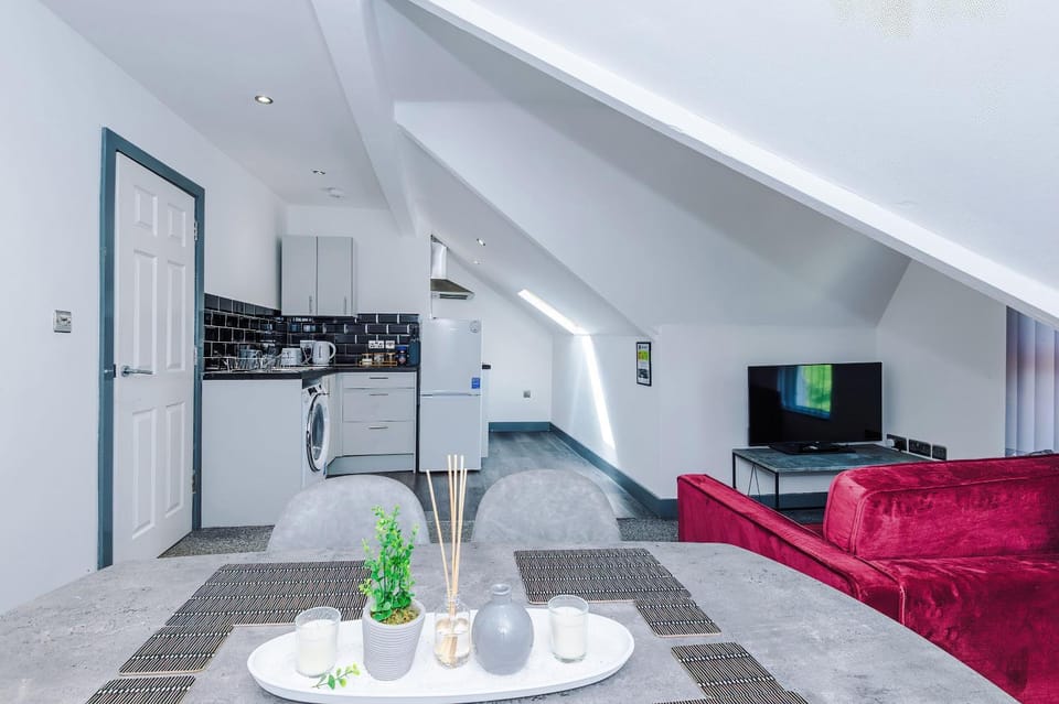 Communal lounge/ TV room, TV and multimedia, Kitchen or kitchenette, Living room, Seating area, Dining area
