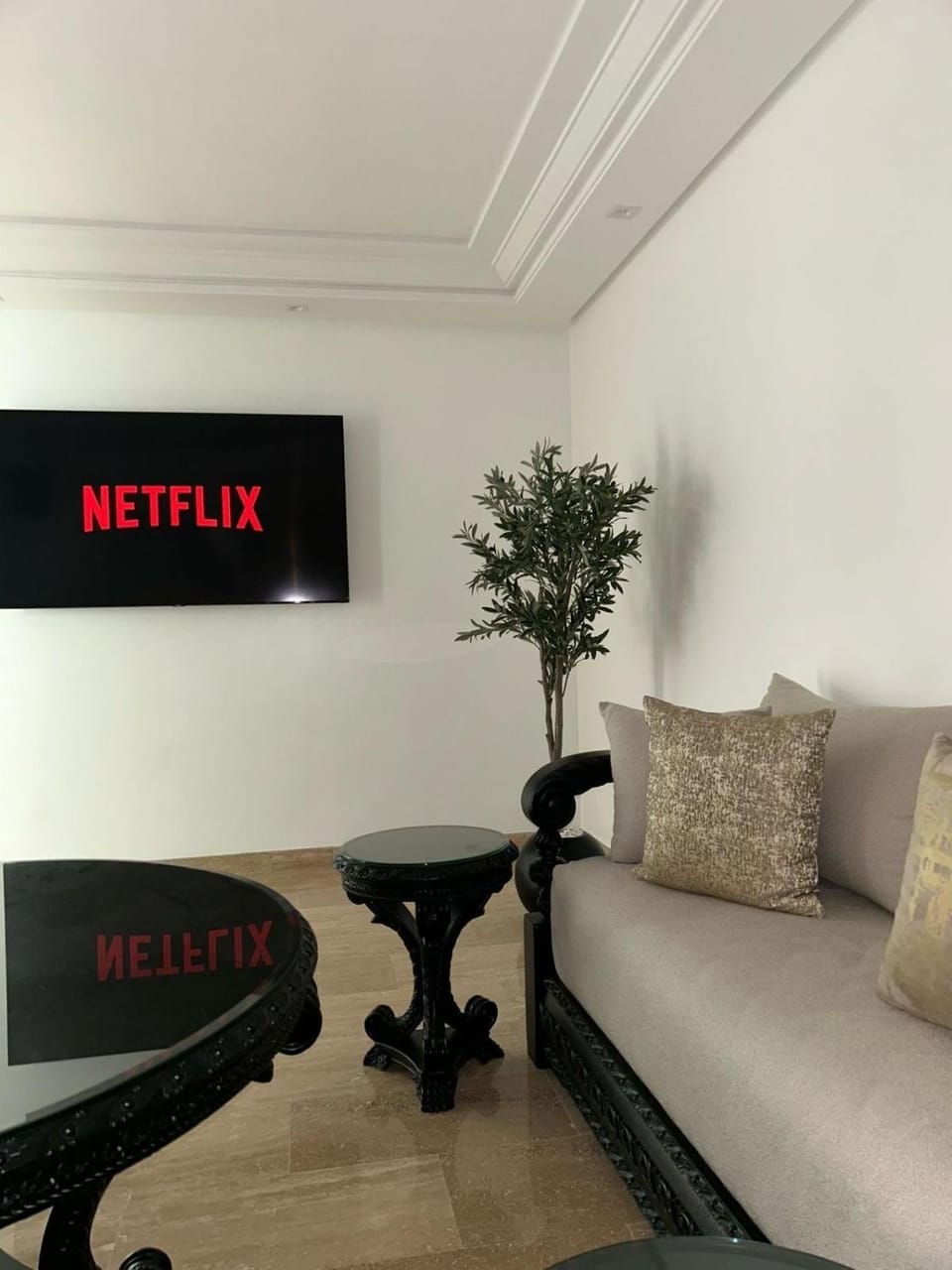 Modern Stylish Tanger Center 2BR w Airco WiFi Apartment in Tangier