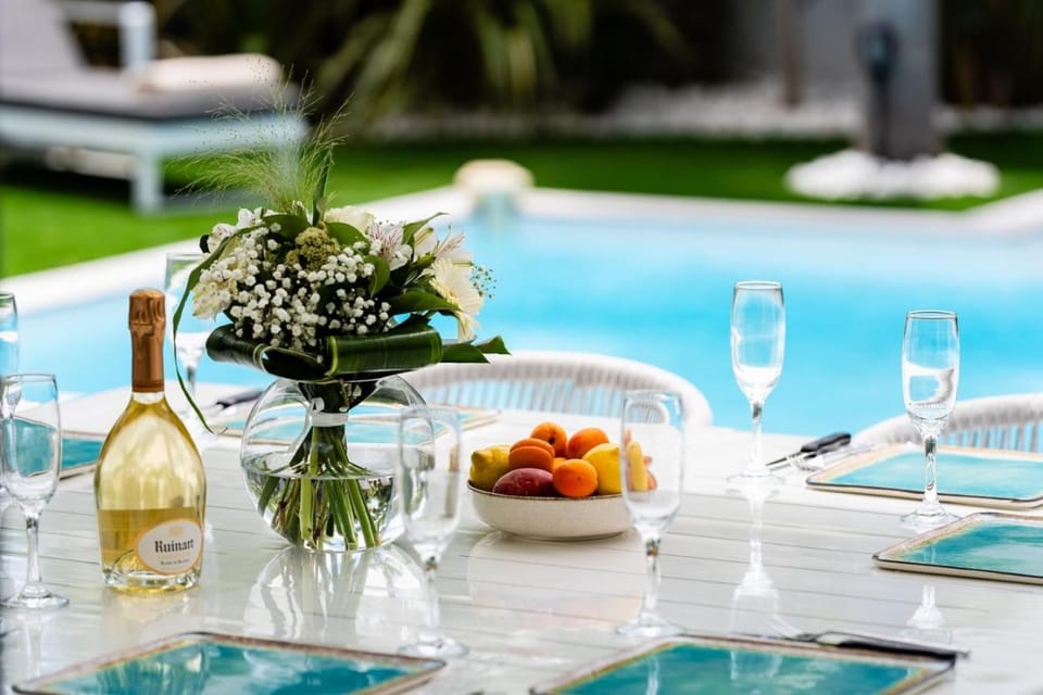 Pool view, Swimming pool, Lunch