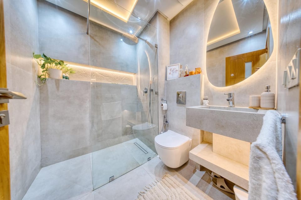 Shower, Toilet, Bathroom, towels