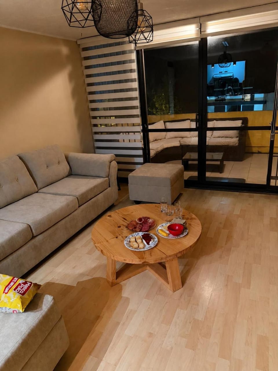 Living room, Food and drinks, Seating area, Dining area