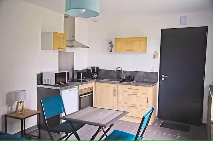 Studio neuf, indépendant proche Jarnac Cognac Apartment in Nouvelle-Aquitaine
