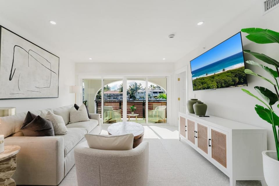 Patio, TV and multimedia, Balcony/Terrace, Living room, Seating area