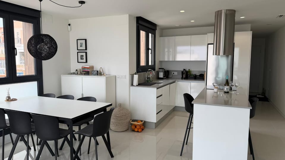 Kitchen or kitchenette, Living room
