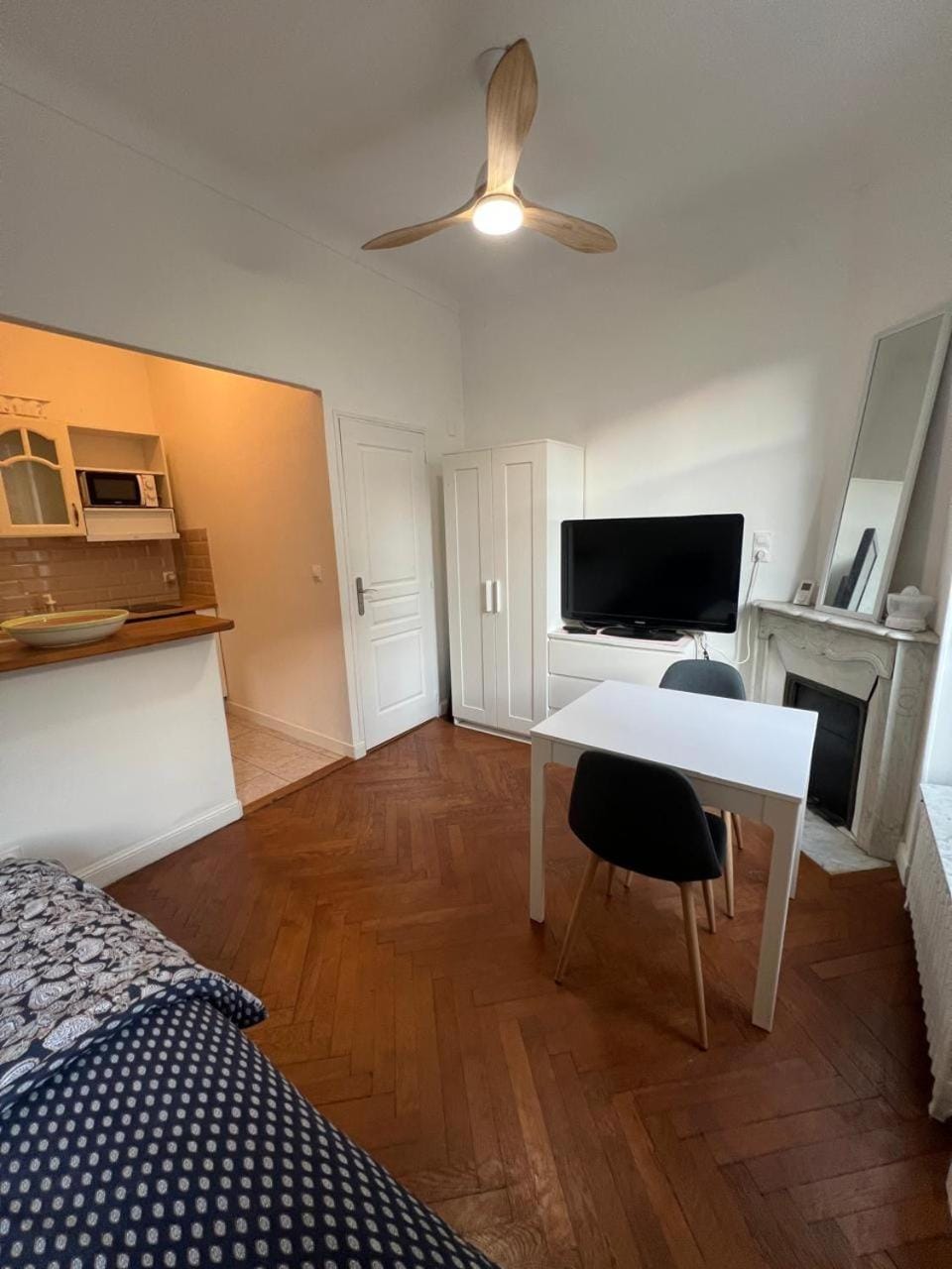 Photo of the whole room