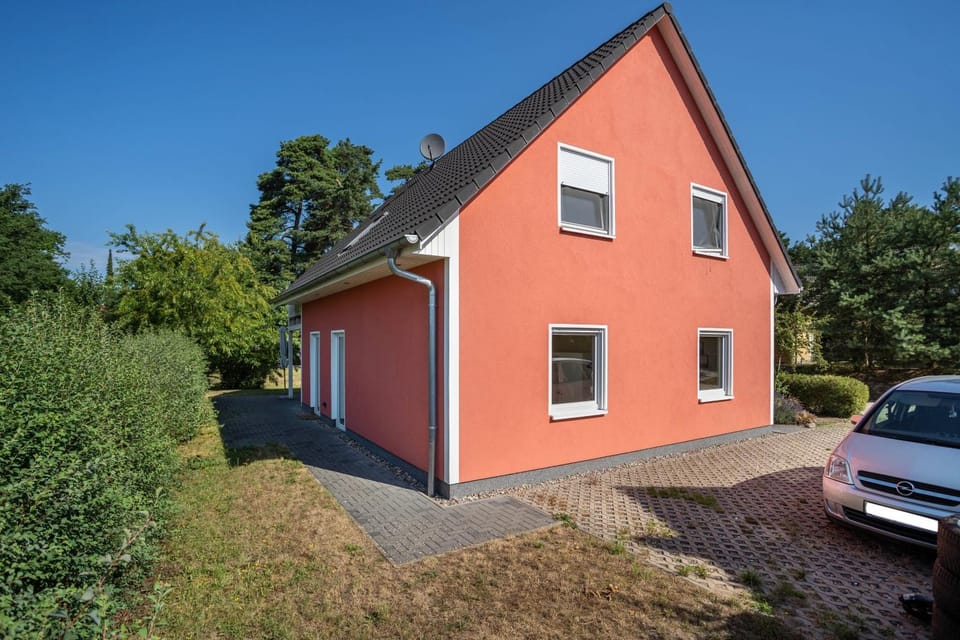 Roter Blitz 1 k112 House in Röbel