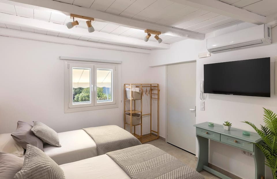 Alpha Central Rooftop, Cozy Studio with Town View Apartment in Decentralized Administration of the Aegean
