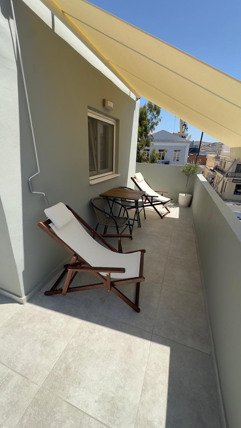 Alpha Central Rooftop, Cozy Studio with Town View Apartment in Decentralized Administration of the Aegean